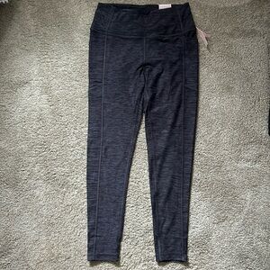 Victoria Secret NWT 7/8 length studio leggings